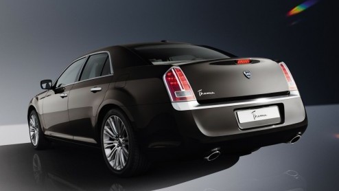 Lancia maakt zich op voor de nieuwe Thema en Voyager. Nog voor de jaarwisseling staat het duo bij de dealer. De importeur heeft de prijzen op een rij; de Thema is er vanaf 57.000 euro, de Voyager kost