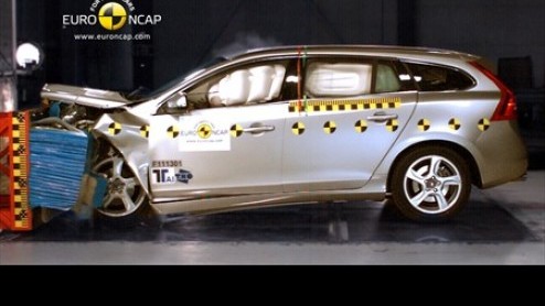 De EuroNCAP heeft weer nieuwe modellen aan de strenge botsproef blootgesteld. Alle nieuwkomers scoren voorbeeldig vijf sterren. De Focus bleek daarbij zeer voetgangersvriendelijk. De Nissan LEAF ging