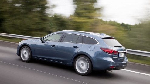 Mazda6 Skylease modellen met 20% bijtelling in de showroom als Sedan ofSportbreak vanaf 31.990 euro. Zakelijk rijders kunnen op pad met de 2.2D SkyActiv-D diesel 150 pk. Andere motoren 25% bijtelling.