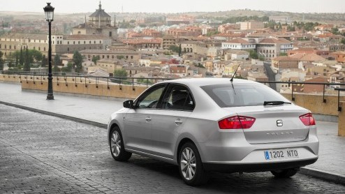 Als Skoda met een nieuwe model komt, laat een vergelijkbare Seat meestal niet lang op zich wachten  of omgekeerd. Maar wat zijn de verschillen tussen de Rapid en de Toledo? Robbert Keegel heeft ze nu