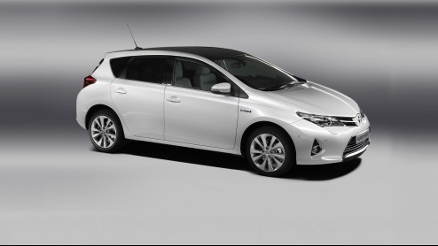 Op eigen initiatief geeft Toyota de eerste officile beelden vrij van de nieuwe Auris. De nieuwste generatie beleeft (ook als hybride) zijn debuut op de Autosalon in Parijs op 27 september en let op; 