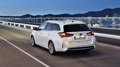 Details Toyota Auris Touring Sports