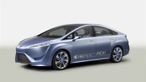 Hij komt er echt aan; de Toyota Yaris hybride. In Geneve kunnen we met de superzuinige telg kennismaken, tezamen met de GT 86 en een aantal studiemodellen die voor 2015 staan gepland: onder meer hybri