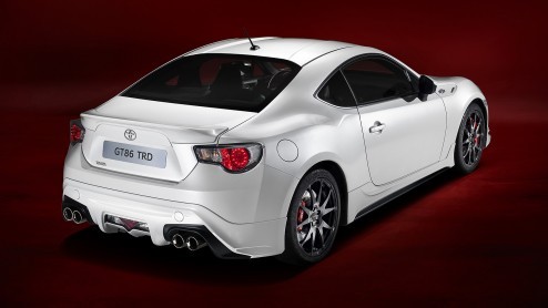 Toyota introduceert de GT86 met racy TRD-onderdelen.