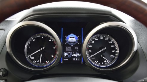 Facelift en upgrades voor Toyota Land Cruiser. Eind 2013 bij de dealer. Prijzen nog niet bekend.