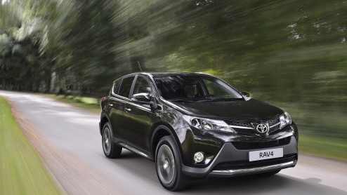 De Toyota RAV4 2.0 D-4D was tot nu toe alleen verkrijgbaar met voorwielaandrijving. Toyota ziet echter ook kansen voor deze 2.0 diesel met vierwielaandrijving.