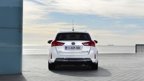 Toyota heeft de productielijn opgestart van de Auris Touring Sports in de fabriek in het Engelse Burnaston. Medio juli verschijnt de station bij de dealer.
