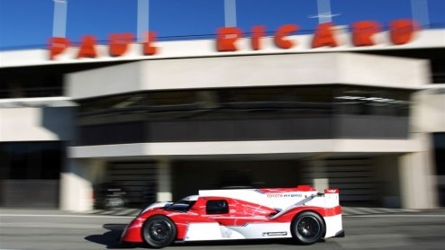Toyota neemt in juni met twee raceautos deel aan de hoogste klasse van de 24 uur van Le Mans: de LMP1. Het spectaculaire duo werd aangekondigd bij de presentatie van de TS030 HYBRID; de eerste Full H