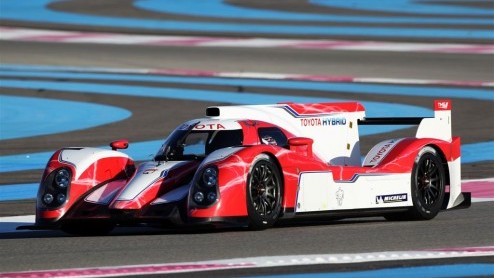 Toyota neemt in juni met twee raceautos deel aan de hoogste klasse van de 24 uur van Le Mans: de LMP1. Het spectaculaire duo werd aangekondigd bij de presentatie van de TS030 HYBRID; de eerste Full H