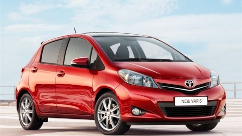 De nieuwe Toyota Yaris is groter, ruimer, lichter en dynamischer. Maar ook zuiniger, goedkoper en wegenbelastingvrij. Vanaf oktober staat hij in de showroom vanaf 10.990 euro. Volgend jaar volgt er oo