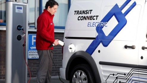 Azure Dynamics Corporation, Fords Amerikaanse EV-partner van de Transit Connect Electric, heeft twee Nederlandse dealers aangesteld. Vanuit vier locaties wordt de elektrische Transit aan de man gebrac
