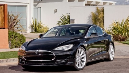 Tesla is er bijna klaar voor de Tesla Model S Alpha te introduceren. Dat kunnen we tenminste afleiden uit de officile beelden die het merk de wereld heeft in gestuurd. Rijden kan echter pas medio 201