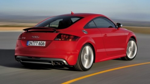 Het leveringsprogramma van de TT wordt  zoals eerder aangekondigd- uitgebreid met de Audi TTS en Audi TT TDI. Een extra opgepepte tweeliter turbomotor en een nieuwe common rail tweeliter turbodiesel