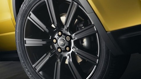 Range Rover Evoque 'Sicillian Yellow'