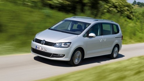 Volkswagen Sharan nu als Comfortline Edition en Highline Edition in de showroom ter vervanging van de gewone Comfortline en Highline. Standaard als zevenzitter.