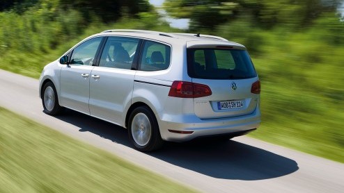 Volkswagen Sharan nu als Comfortline Edition en Highline Edition in de showroom ter vervanging van de gewone Comfortline en Highline. Standaard als zevenzitter.