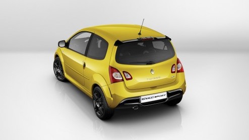 Nu de Twingo door Renault is vernieuwd kunnen we gaan aftellen naar de Twingo R.S. Hij is vanaf volgende maand te bestellen en staat begin april bij de dealer met een prijskaartje dat 19.990 euro verm