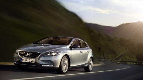 Op Genve hebben we 'm al mogen bewonderen. Prijzen wisten we al en ook de motorspecificaties. Toch is er nog wat nieuws te melden rondom de nieuwe Volvo V40. Vijf versies vallen namelijk onder CO2 re