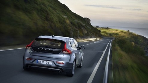 Ook al heeft Volvo er alles aan gedaan om het te voorkomen, tegen het internet is niets opgewassen. De foto's van de nieuwe V40 zijn openbaar en dus kan de hele wereld het eindresultaat nu al bewonder