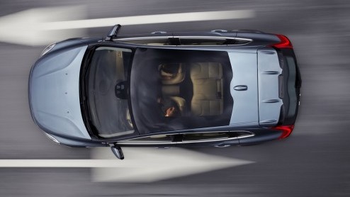 Ook al heeft Volvo er alles aan gedaan om het te voorkomen, tegen het internet is niets opgewassen. De foto's van de nieuwe V40 zijn openbaar en dus kan de hele wereld het eindresultaat nu al bewonder