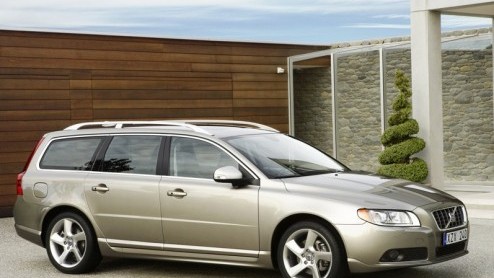 Volvo breidt het motorpalet van de V70 en S80 uit met een tweeliter benzine- en dieselmotor. Beide krachtbronnen vormen nu de basis van het gamma, en zijn dankzij een relatief laag brandstofverbruik g