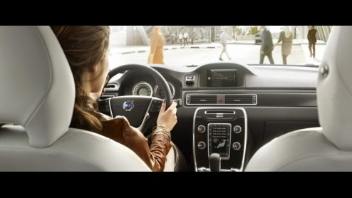 Nu de S60 en V60 bij Volvo zijn vers zijn ingeburgerd laat het merk de S80, V70 en XC70 met hun tijd mee gaan. Het trio krijgt in ieder geval een opgefrist dashboard mee met een nieuwe middentunnel en