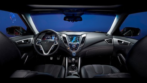 Hyundai introduceert het ene nieuwe model na de ander en wisselt volumemodellen zoals de ix35 en i40 af met sportieve smaakmakers zoals de Genesis Coup. Aan die laatste categorie kan nu ook de Velost