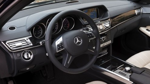 Autotest vernieuwde Mercedes-Benz E-Klasse E250 en E400.