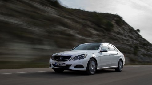 Autotest vernieuwde Mercedes-Benz E-Klasse E250 en E400.