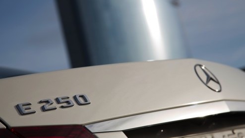 Autotest vernieuwde Mercedes-Benz E-Klasse E250 en E400.