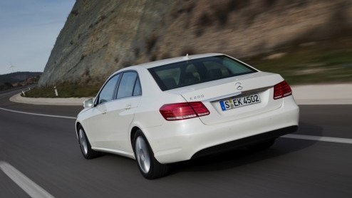Autotest vernieuwde Mercedes-Benz E-Klasse E250 en E400.
