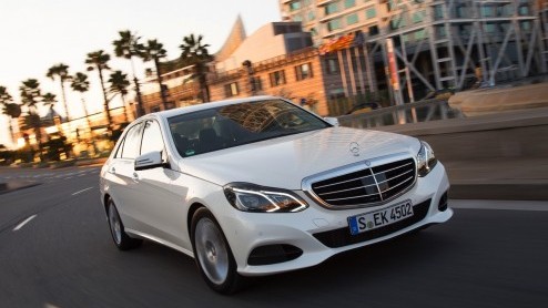 Autotest vernieuwde Mercedes-Benz E-Klasse E250 en E400.