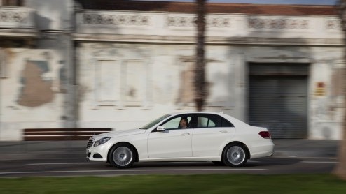 Autotest vernieuwde Mercedes-Benz E-Klasse E250 en E400.