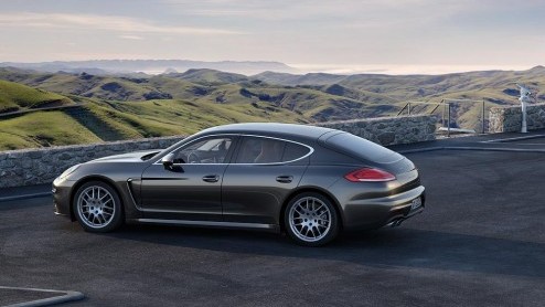 Porsche vernieuwt de Panamera en introduceert plug-in hybride en nieuwe V6. Later volgt een 300 pk diesel.
