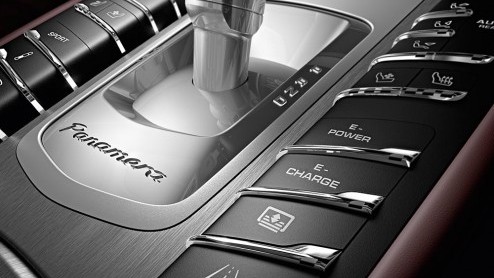 Porsche vernieuwt de Panamera en introduceert plug-in hybride en nieuwe V6. Later volgt een 300 pk diesel.