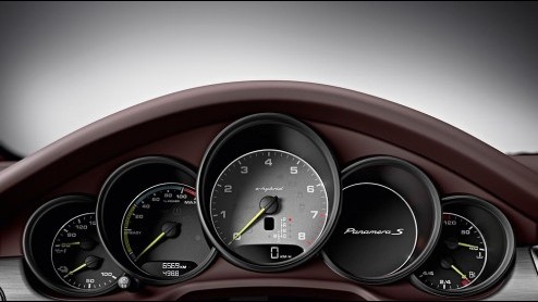 Porsche vernieuwt de Panamera en introduceert plug-in hybride en nieuwe V6. Later volgt een 300 pk diesel.