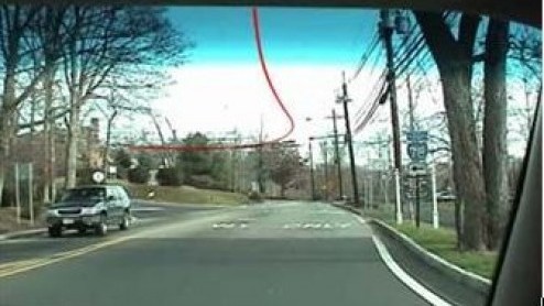 Navigatiesystemen worden steeds slimmer en handzamer. Van zwart-wit gingen ze naar kleur, van 2D naar 3D, en met head-up display in gedachten heeft MVS nu iets nieuws bedacht. Ze hebben Virtual Cable