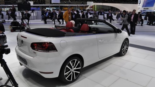 De Autosalon van Genve heeft vandaag zijn deuren voor het grote publiek geopend. AutoVandaag.nl is alvast even een kijkje gaan nemen en we hebben diverse primeurs, bijzondere studiemodellen en aankom