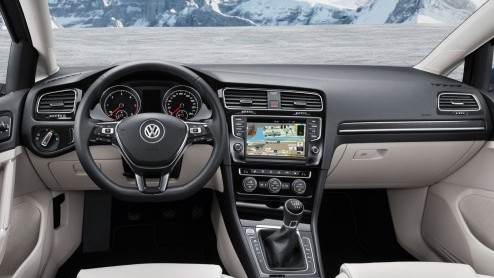 Met een bagagecapaciteit van 605 liter evenaart de nieuwe Volkswagen Golf Variant die van de Passat Variant.