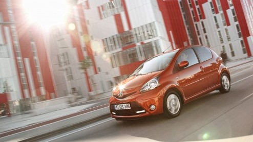 De Toyota Aygo en Yaris zijn vanaf vandaag te bestellen in de Now-uitvoering met een rijke uitrusting en standaard airco. Bovendien geeft Toyota de hele zomer 1.500 euro extra inruilvoordeel.