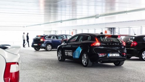 Volvo ontwikkeld autonoom parkeren met studiemodel. Eind 2014 krijgt nieuwe XC90 eerste functies van autonome besturing.