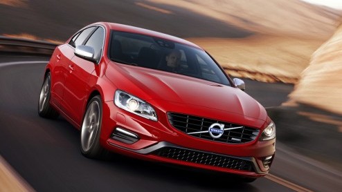 Volvo neemt de R-Design modellen van de S60, V60 en XC60 mee naar de beursvloer in New York. Het R-Design pakket is te combineren met alle motoriseringen.