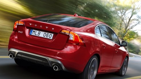 Volvo neemt de R-Design modellen van de S60, V60 en XC60 mee naar de beursvloer in New York. Het R-Design pakket is te combineren met alle motoriseringen.