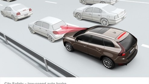 Bij Volvo denk je al snel aan Zweeds design, maar vooral ook aan veiligheid. Het merk heeft tegelijktertijd met de introductie van de XC60 het City Safety systeem geintroduceerd. Deze innovatieve veil