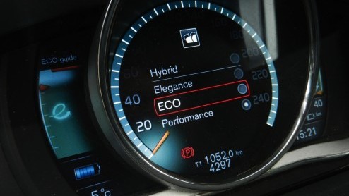 Autotest Volvo V60 D6 Plug-in Hybrid in Nederland. Heeft Volvo de elektro-smaak te pakken?