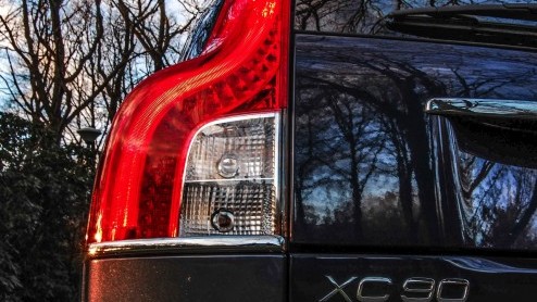 Autotest Volvo XC90 D5 Limited Edition, de trouwe lobbes van Volvo die met kleine wijzigingen nog steeds 'als de beste' verkoopt.