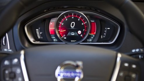 De Volvo S40 en V50 lopen op hun laatste benen maar opvolging is onderweg, want het is de nieuwe V40 die het stokje mag gaan overnemen. Als vijfdeurs hatchback staat de nieuwe Zweed direct tegenover d