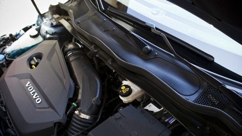 De Volvo S40 en V50 lopen op hun laatste benen maar opvolging is onderweg, want het is de nieuwe V40 die het stokje mag gaan overnemen. Als vijfdeurs hatchback staat de nieuwe Zweed direct tegenover d