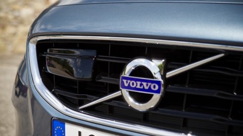 De Volvo S40 en V50 lopen op hun laatste benen maar opvolging is onderweg, want het is de nieuwe V40 die het stokje mag gaan overnemen. Als vijfdeurs hatchback staat de nieuwe Zweed direct tegenover d