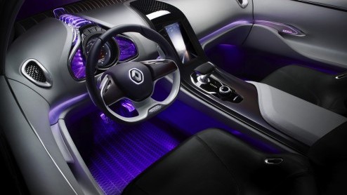De nieuwe Renault Espace ziet al een beetje het licht als Initiale Paris Concept. Hij toont zich excentriek met 22 inch wielen maar is onder de kap bescheiden door nieuwe dCi 130 pk diesel met 400 Nm.